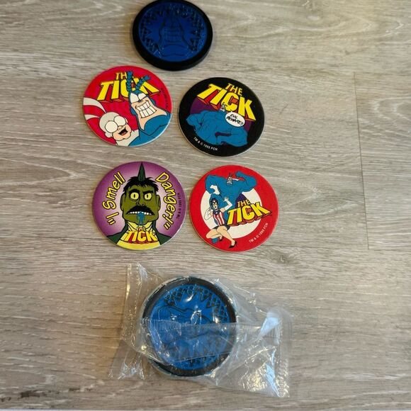 18 Piece Vintage 90s The Tick Collection: POGS, Action Figures, Collectibles - Picture 2 of 16